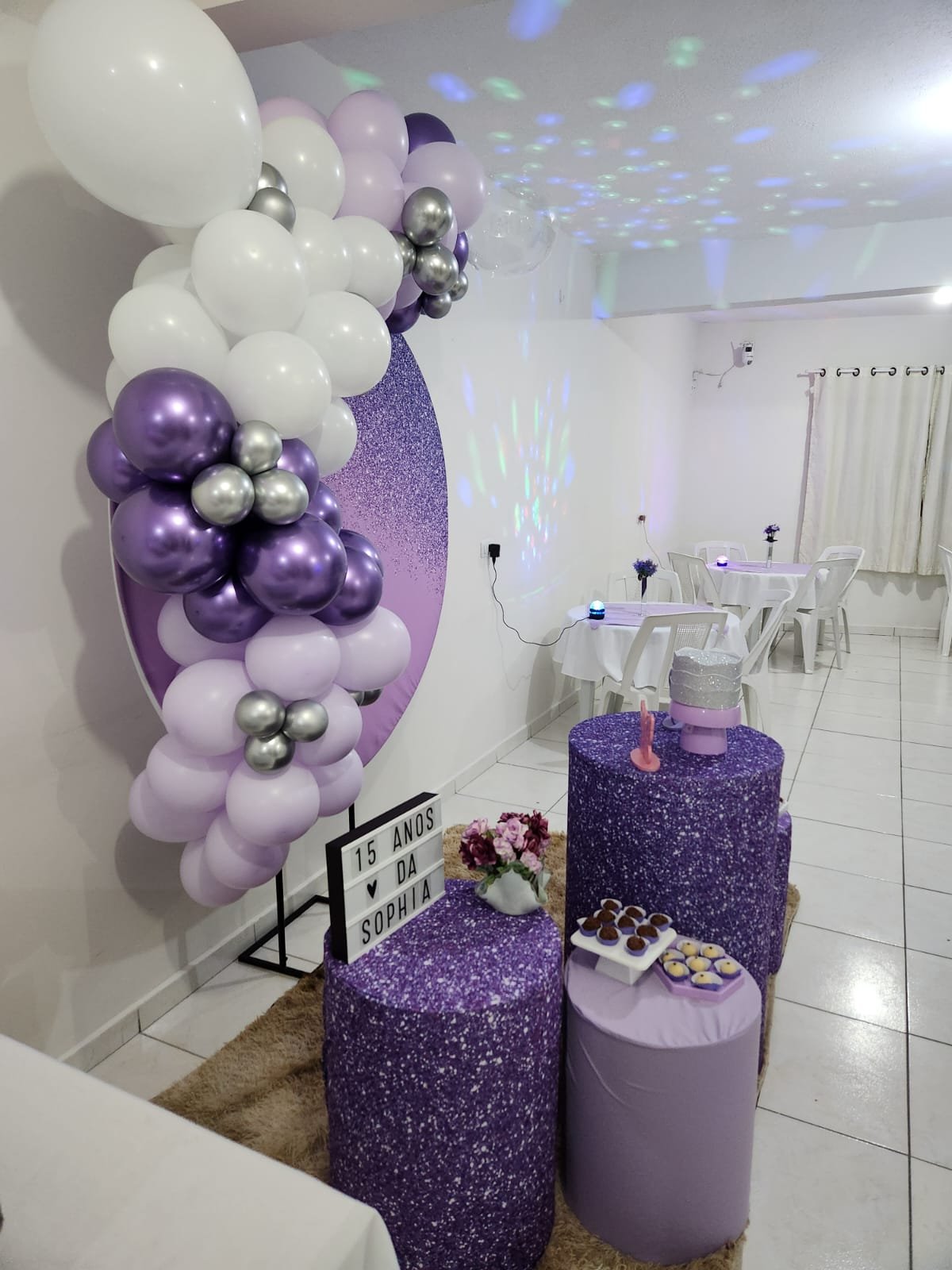 Festa de 15 anos lilás no Espaço Sabará